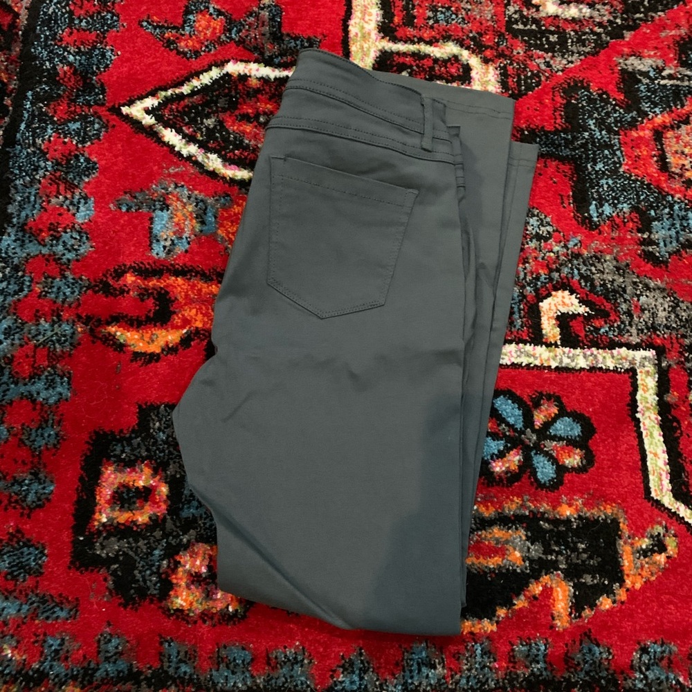 L Rayon Spandex Pants SHORT. Gray